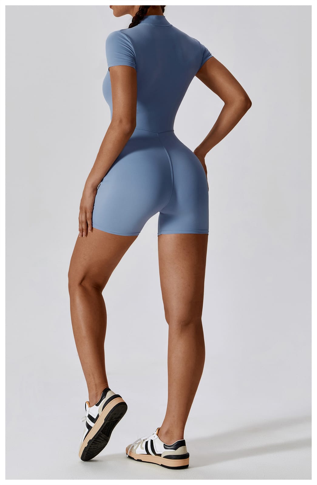 ENTERIZO SHORT MANGA CORTA