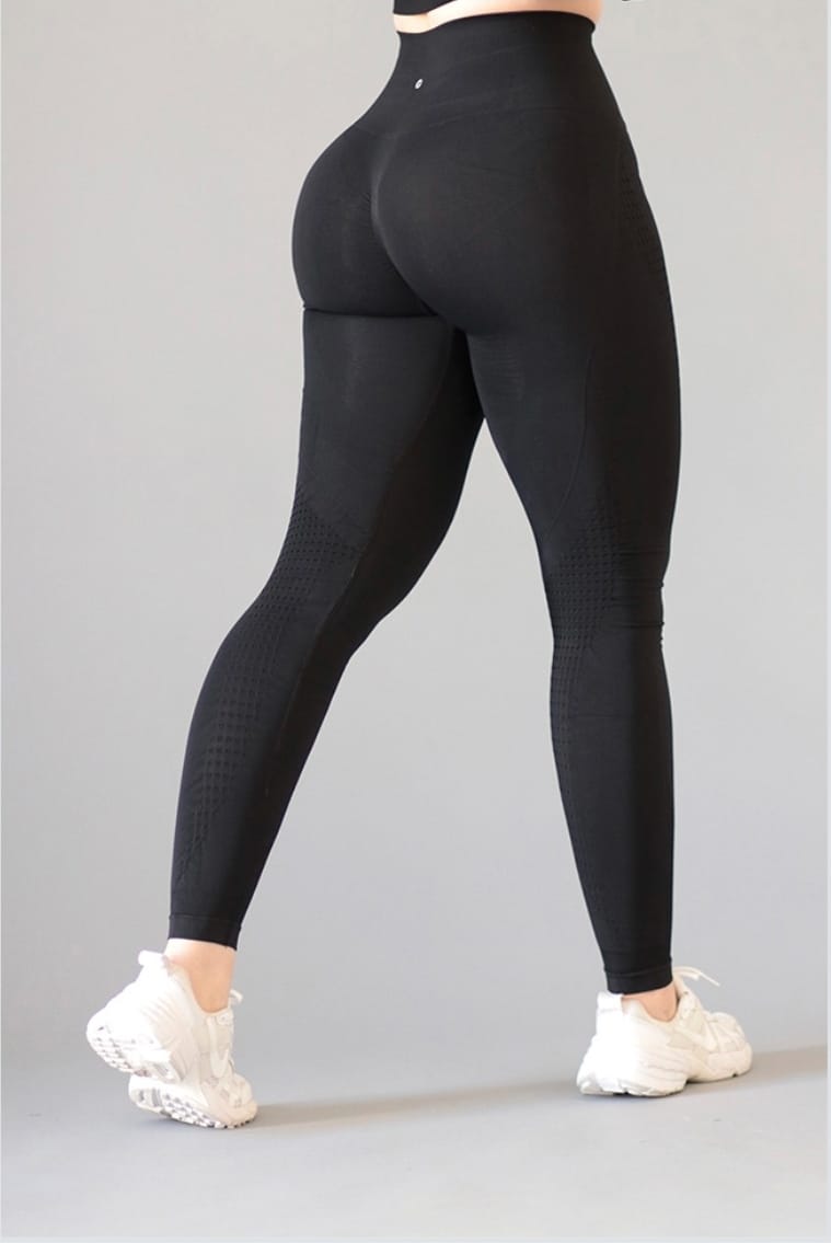 LEGGIN DISEÑO EN PIERNA PUSH UP